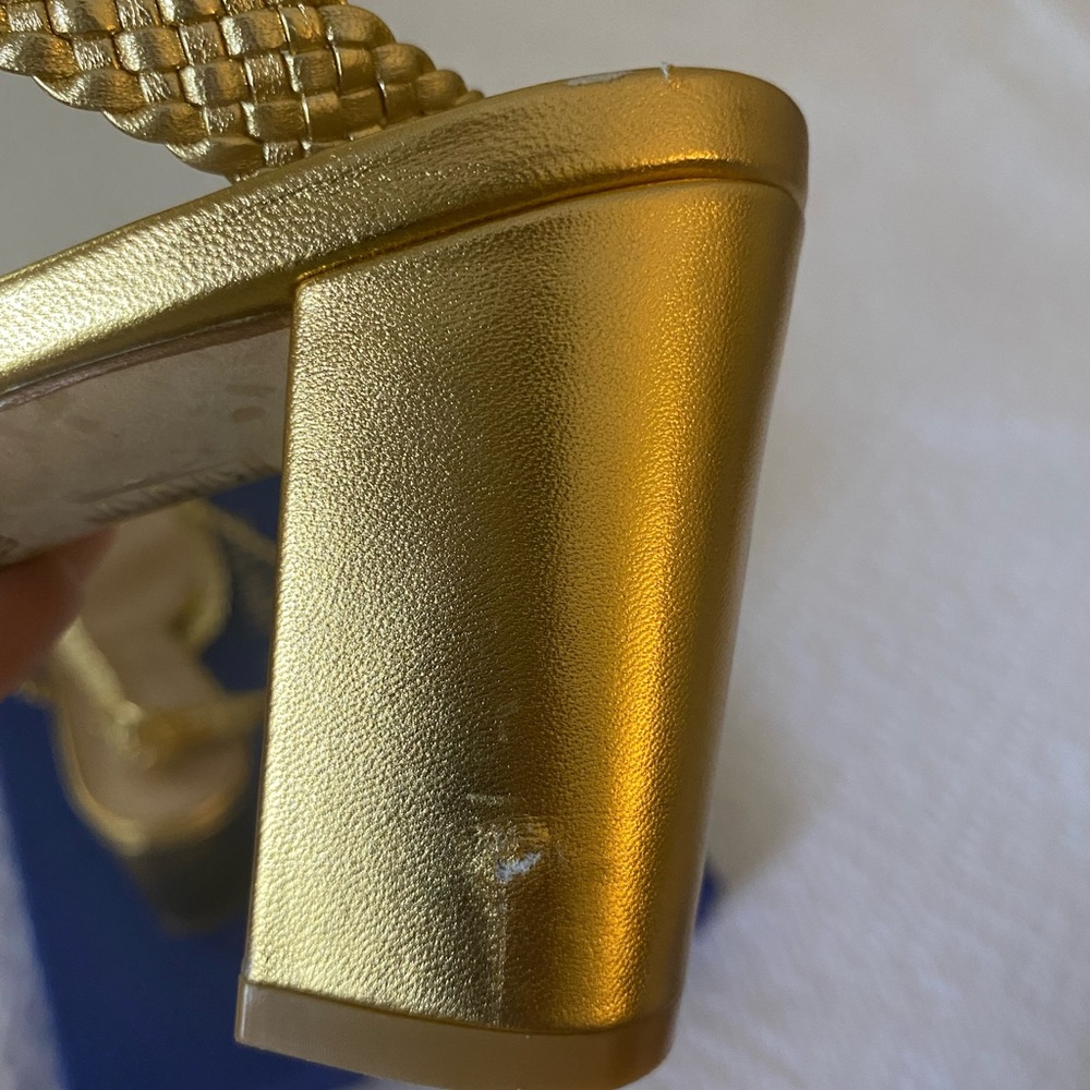 Stuart Weizmann Vicky Metallic Leather Sandals Go… - image 5